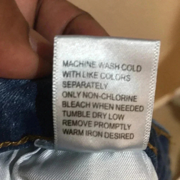 Revelation Skinny Jeans with Butterfly Design 5 Pockets-Size 8 - Picture 9 of 9